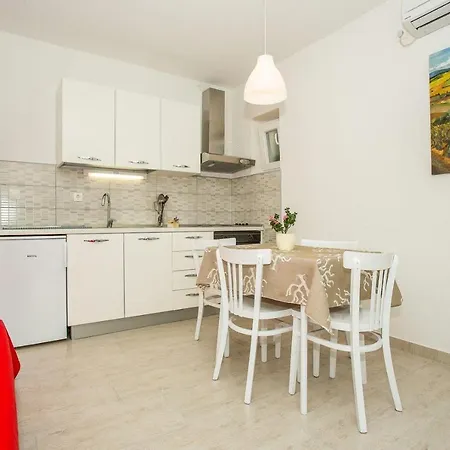 Guest house Robert 3*